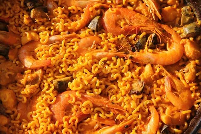 Cómo hacer una fideuà perfecta: receta y secretos del chef