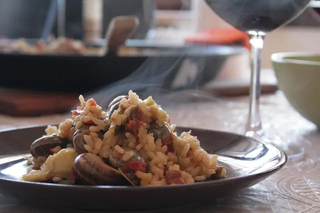 Cómo preparar la mejor paella tradicional: receta y secretos
