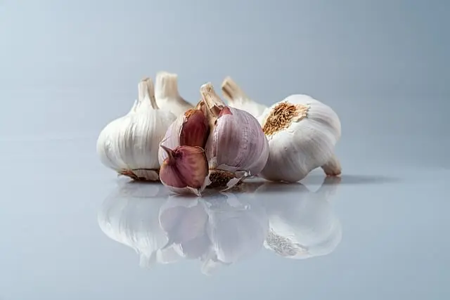 10 ingredientes que no pueden faltar en tu cocina