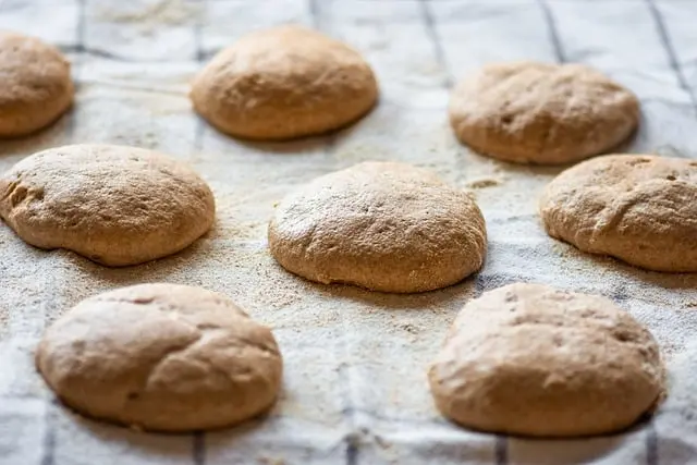 Cómo hacer una masa de pizza perfecta: receta y secretos