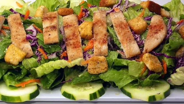 Cómo hacer una deliciosa ensalada césar perfecta: receta y secretos