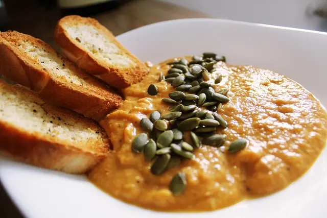 Cómo hacer una deliciosa salsa romesco perfecta: receta y secretos