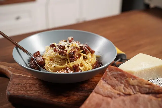 Cómo hacer una salsa carbonara perfecta: receta y secretos
