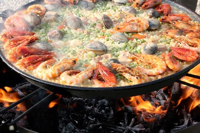 Cómo hacer una fideuà perfecta: receta y consejos del chef